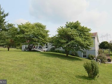 2151 PARKWAY WEST, HARRISBURG, PA 17112