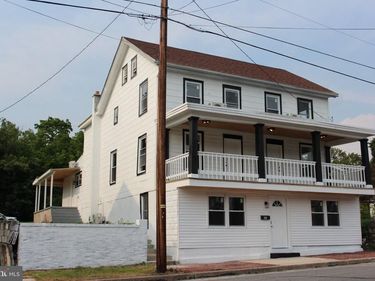 447 MARKET STREET, WILLIAMSTOWN, PA 17098