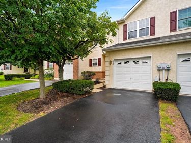903 CARRINGTON DRIVE, RED HILL, PA 18076