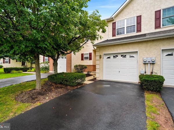 903 CARRINGTON DRIVE , RED HILL, PA 18076
