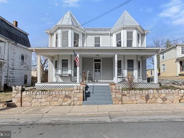 106 N MAIN STREET, EDINBURG, VA 22824