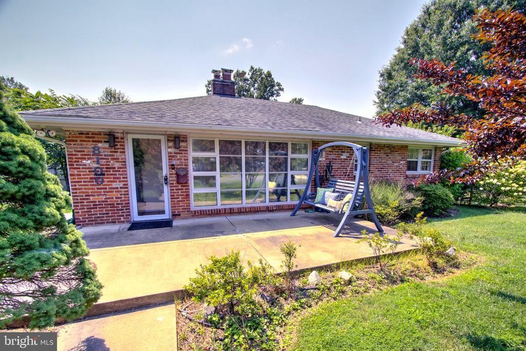 8100 Carlyle Place, Alexandria, VA 22308 Main Photo