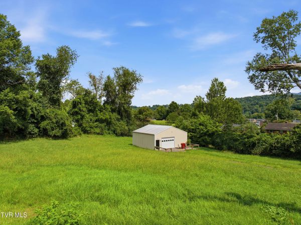 2200 Hicks Road, Johnson City, TN 37604