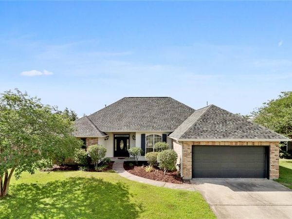 212 OAK POINT Drive , LaPlace, LA 70068