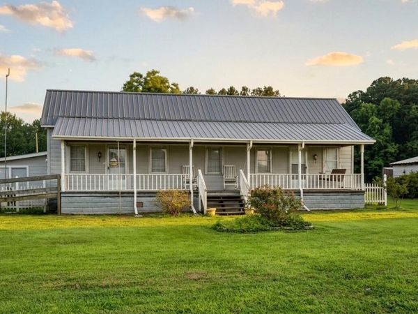 388 Quince Dail Road, Chinquapin, NC 28521