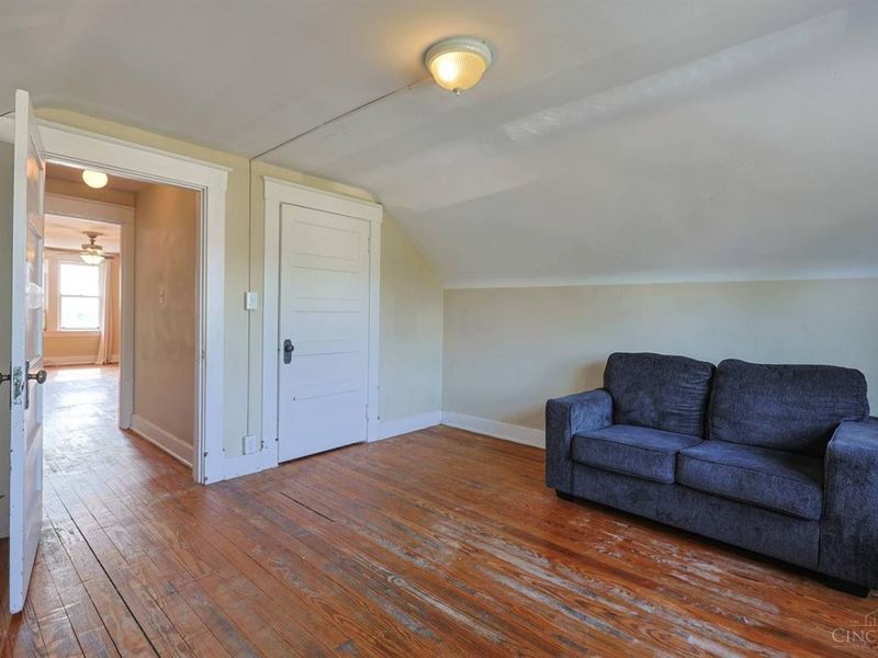 2922 Grasselli Avenue, Cincinnati, OH 45211 Photo 18