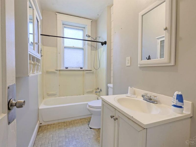 2922 Grasselli Avenue, Cincinnati, OH 45211 Photo 20