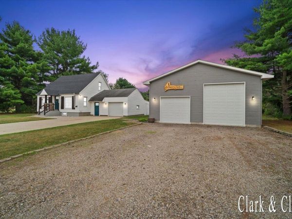 2016 E Croton Drive, Newaygo, MI 49337