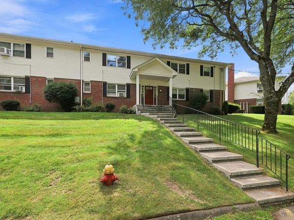 90 Colonial Cir, Unit C, Chicopee, MA 01020