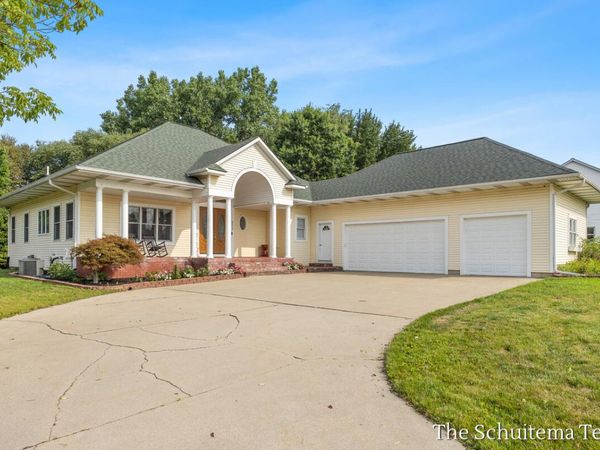 6219 Walton Heath Drive, Hudsonville, MI 49426
