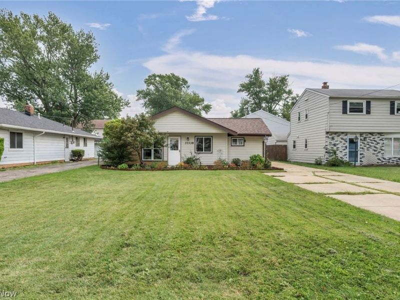 37338 Lakeshore Boulevard, Eastlake, OH 44095 Photo 3