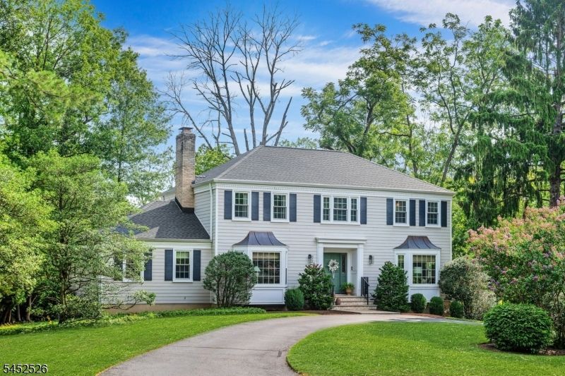 5 Oechsner Ct, Berkeley Heights, NJ 07922 Main Photo