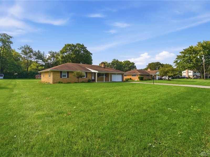 139 Miramar Drive, Enon Vlg, OH 45323 Photo 2