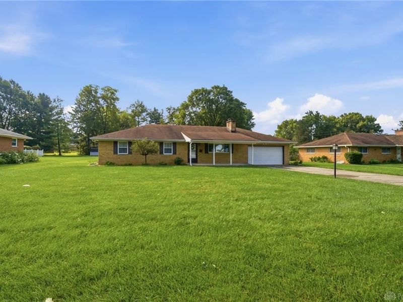 139 Miramar Drive, Enon Vlg, OH 45323 Photo 3