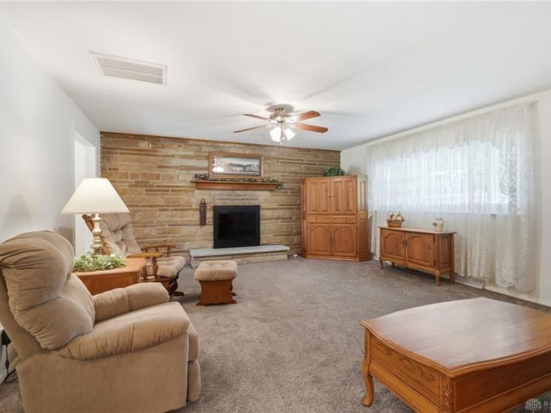 139 Miramar Drive, Enon Vlg, OH 45323 Photo 9
