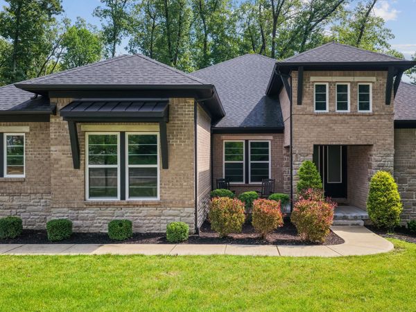 5059 Oak Ridge Trail, Columbus, IN 47201