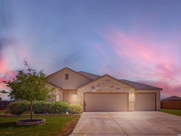 12414 Flatiron Way, Atascosa, TX 78002