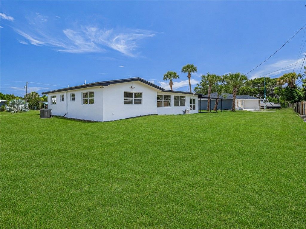 375 Manly Avenue, Sebastian, FL 32958 Photo