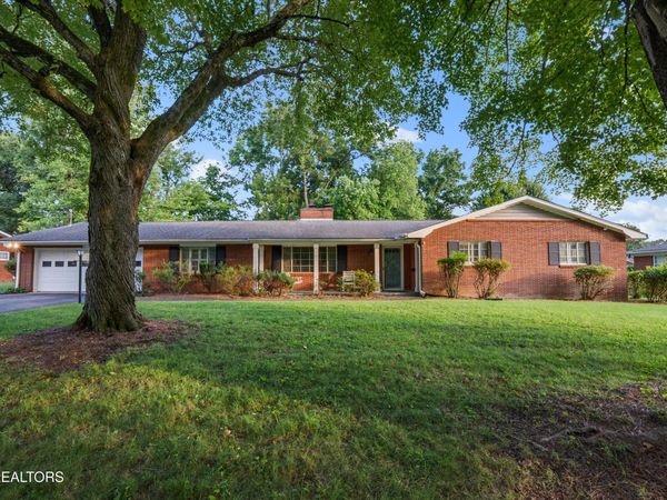 8204 Bennington Drive, Knoxville, TN 37909