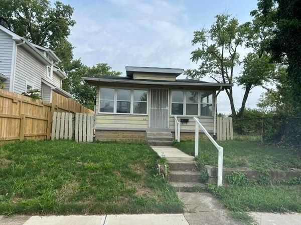 1056 Olmstead Avenue , Columbus, OH 43201