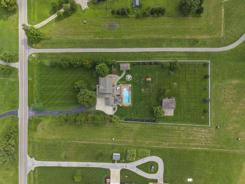 2586 Panhandle Road , Delaware, OH 43015 Photo 2