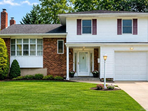 14 Poppy Drive, Massapequa Park, NY 11762