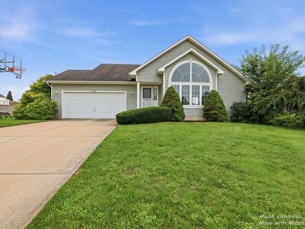 2700 Cape Coral Drive SW, Wyoming, MI 49418
