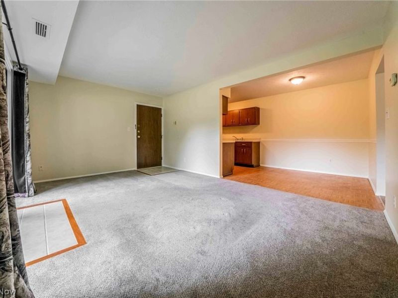 16340 Heather Lane , Middleburg Heights, OH 44130 Photo 5