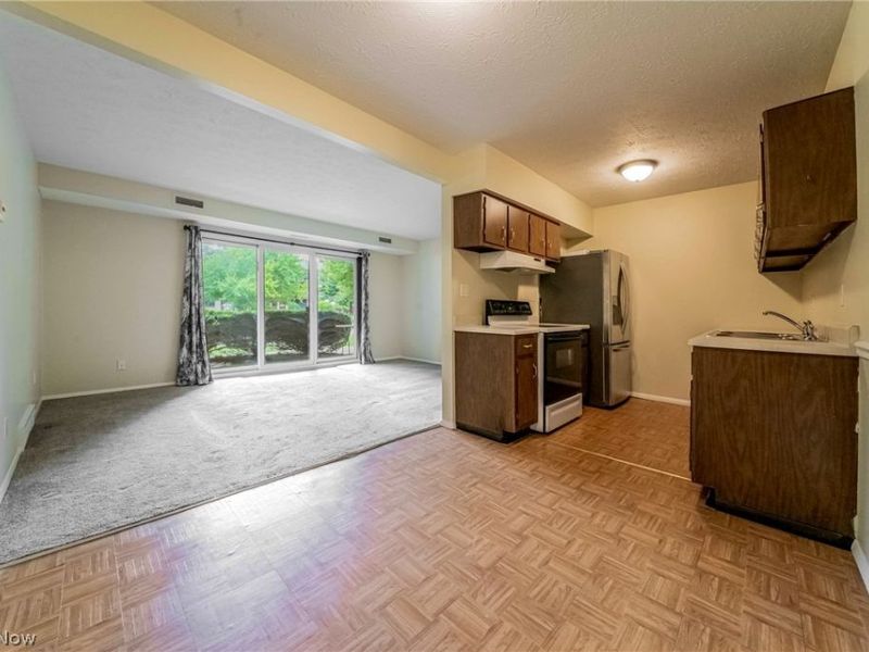 16340 Heather Lane , Middleburg Heights, OH 44130 Photo 7