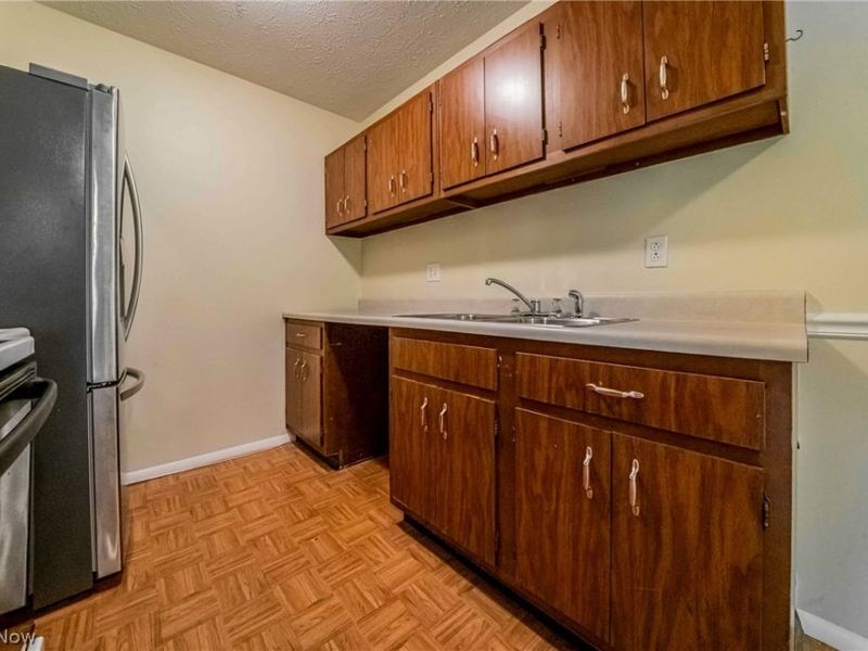 16340 Heather Lane , Middleburg Heights, OH 44130 Photo 9