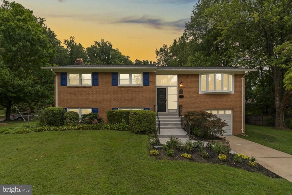 6412 HOLLINS DRIVE , BETHESDA, MD 20817