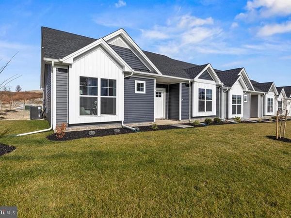 137 COASTAL DRIVE, Unit 73, HANOVER, PA 17331
