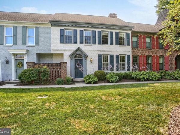 52 DEVONSHIRE SQUARE, MECHANICSBURG, PA 17050