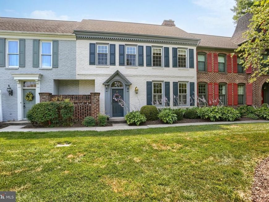 52 Devonshire Square, Mechanicsburg, PA 17050 Main Photo