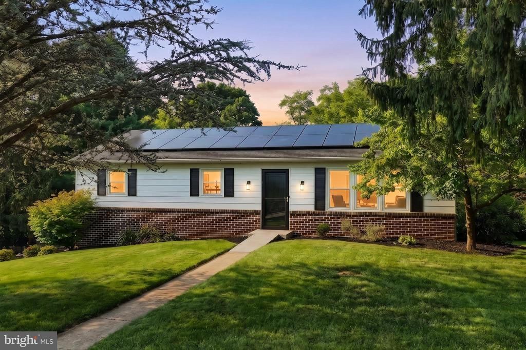 230 KIRSTA LANE , DALLASTOWN, PA 17313