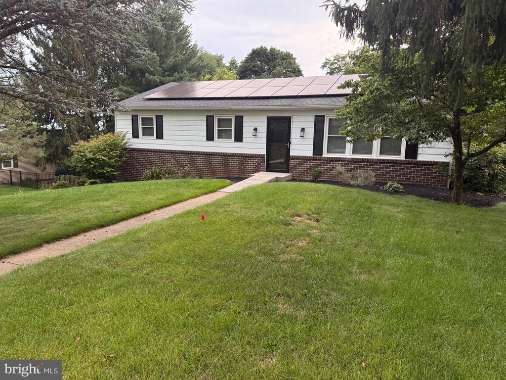 230 KIRSTA LANE , DALLASTOWN, PA 17313