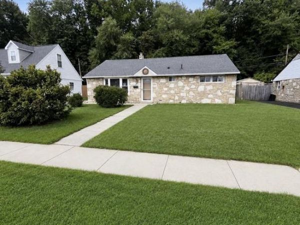 2515 WOODLAWN DRIVE, BRISTOL, PA 19007