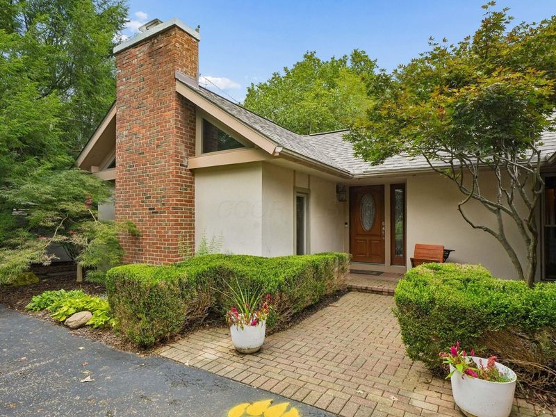 2756 Lear Road , Upper Arlington, OH 43220 Photo 2