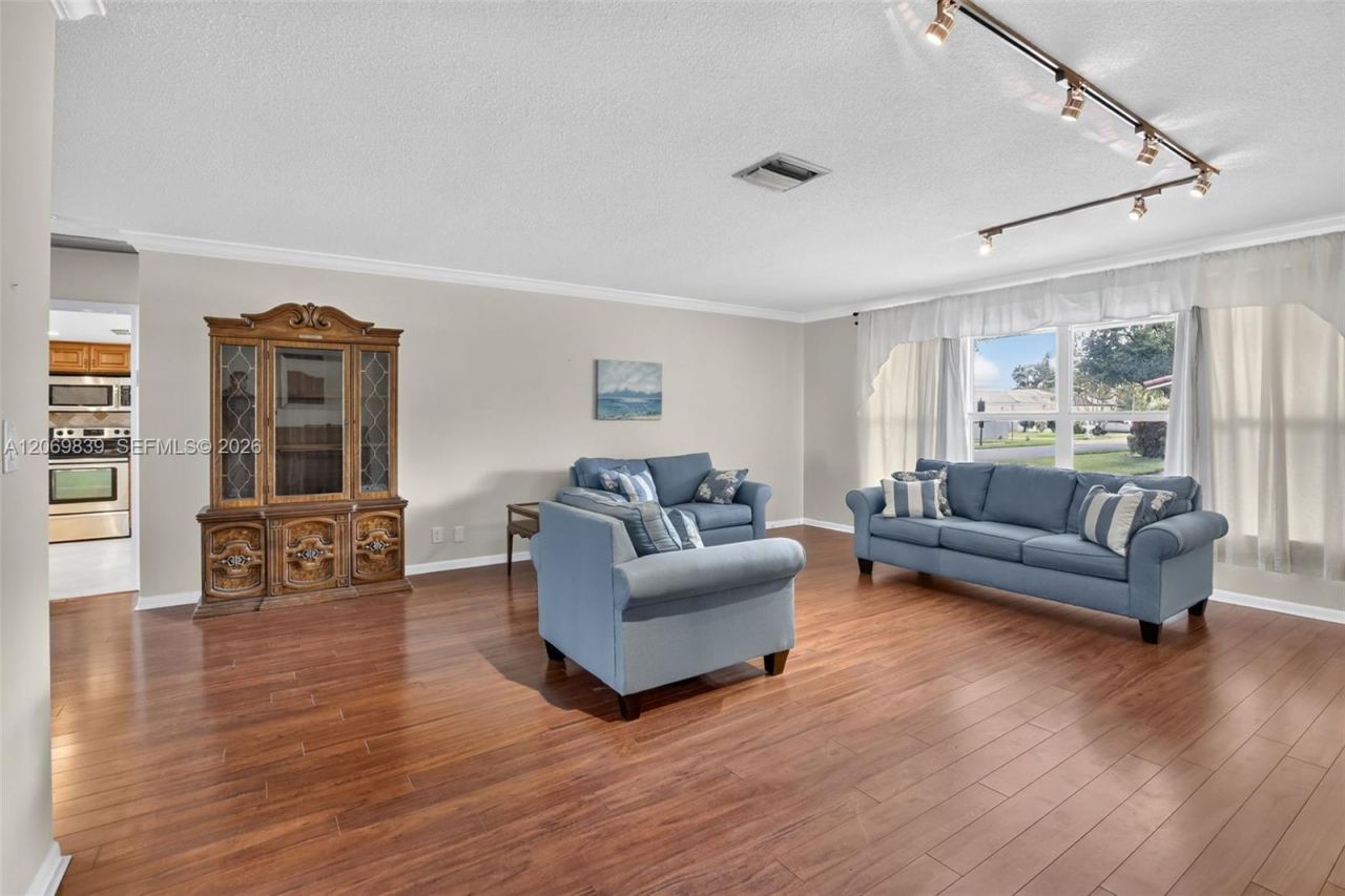 7118 E Tropical Way , Plantation, FL 33317 Photo