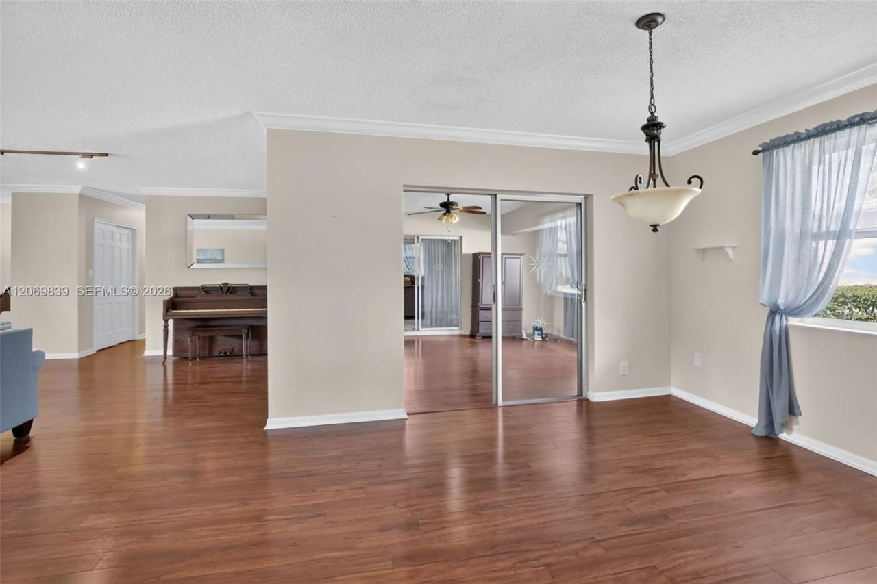 7118 E Tropical Way , Plantation, FL 33317 Photo