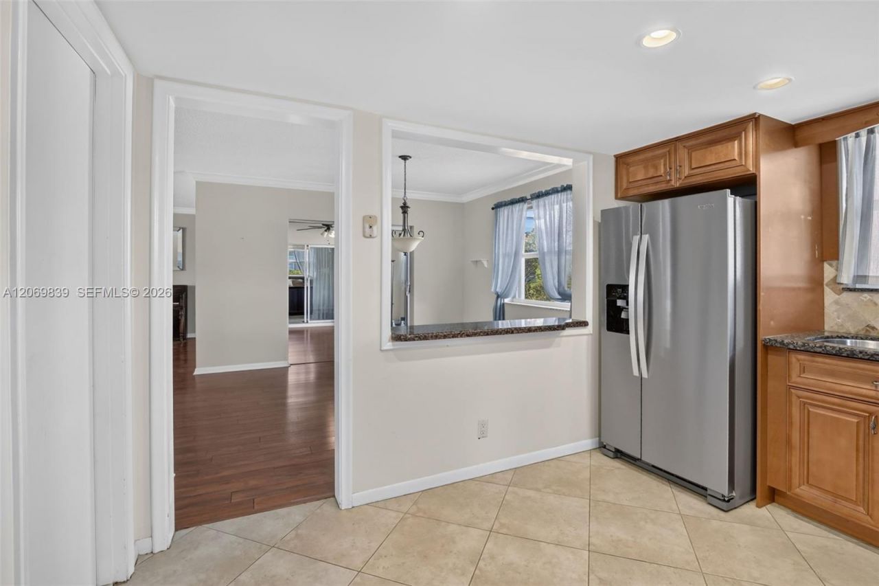 7118 E Tropical Way , Plantation, FL 33317 Photo