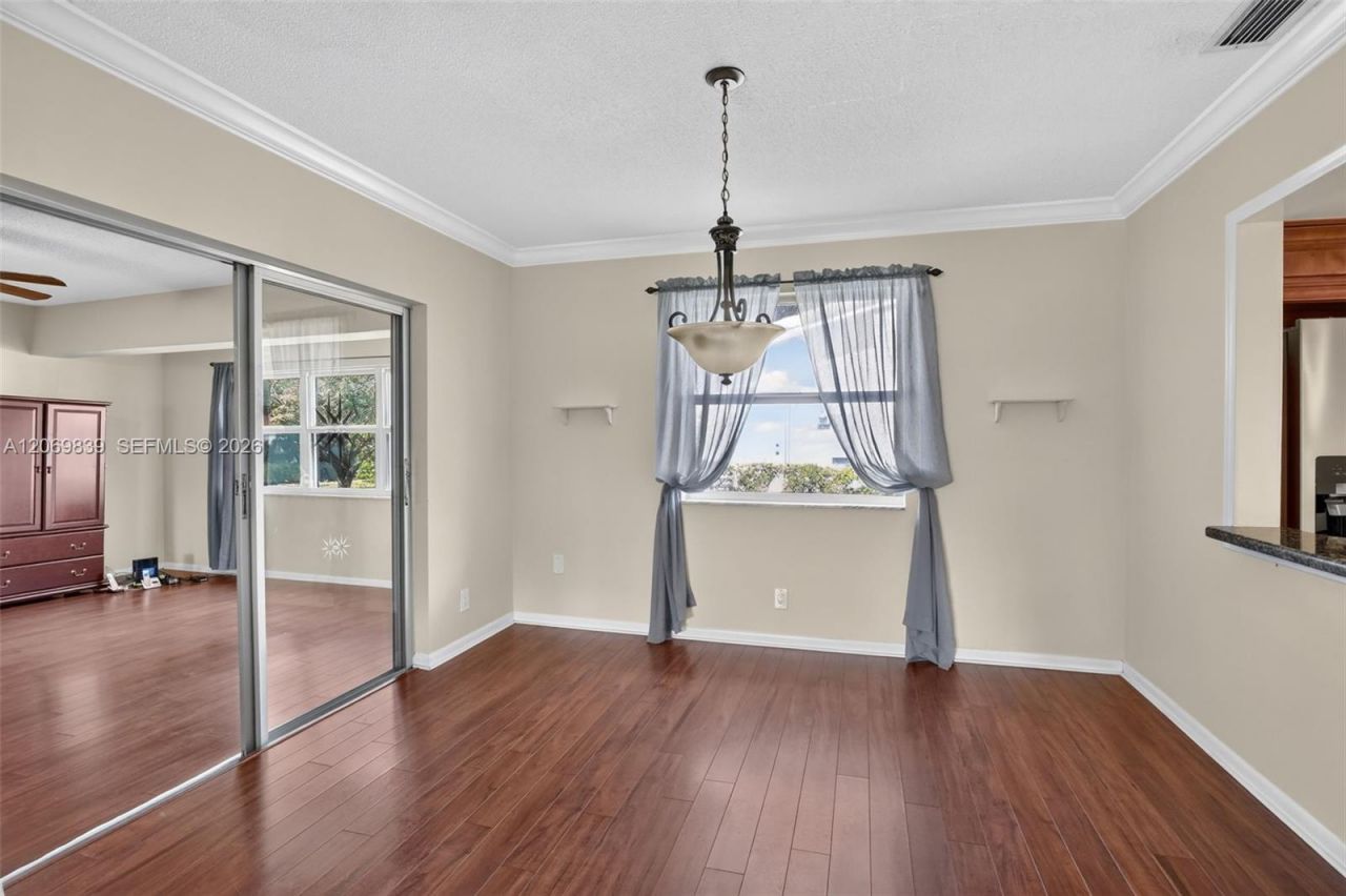 7118 E Tropical Way , Plantation, FL 33317 Photo