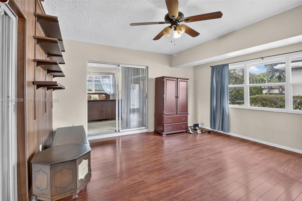 7118 E Tropical Way , Plantation, FL 33317 Photo