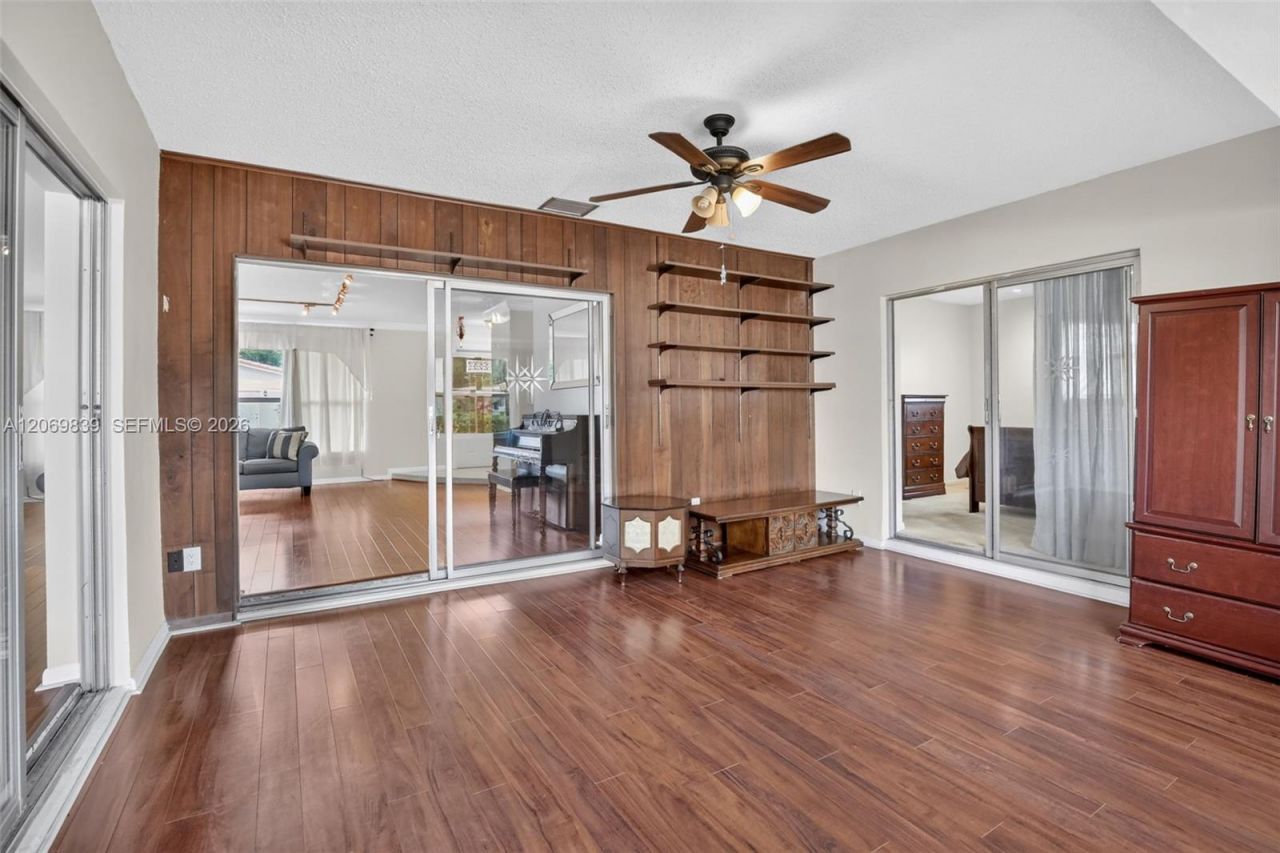 7118 E Tropical Way , Plantation, FL 33317 Photo