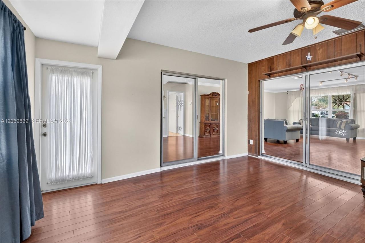 7118 E Tropical Way , Plantation, FL 33317 Photo