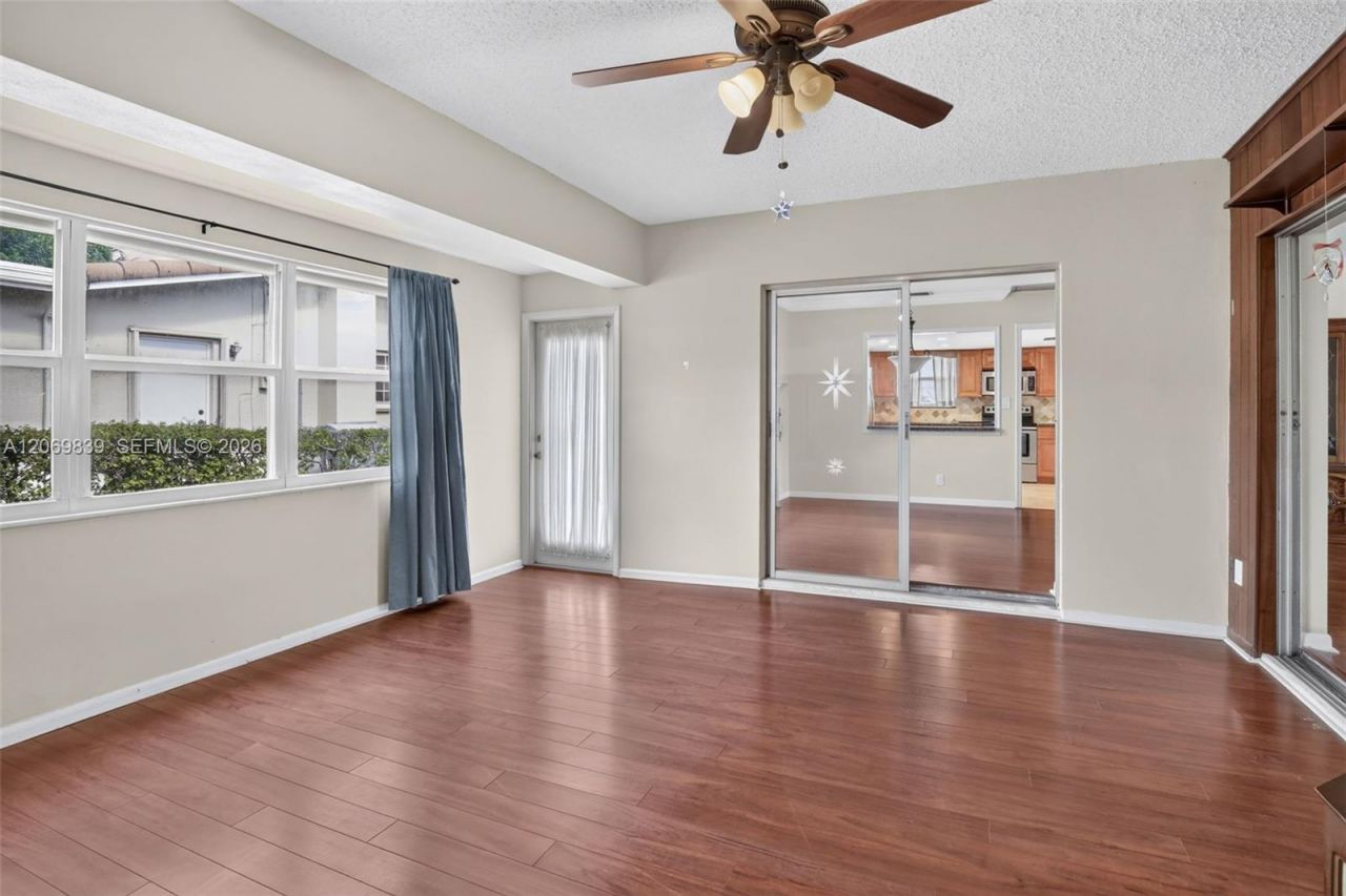 7118 E Tropical Way , Plantation, FL 33317 Photo