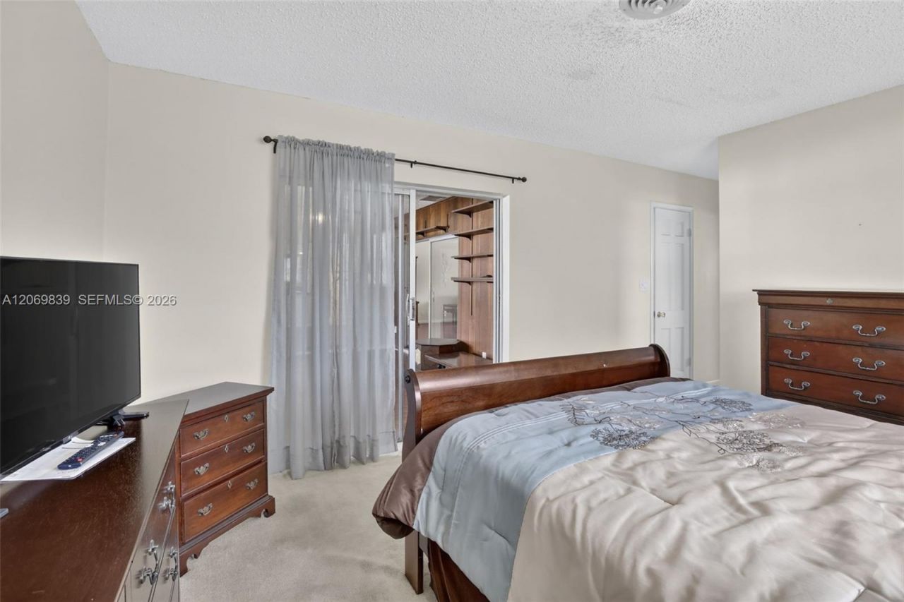 7118 E Tropical Way , Plantation, FL 33317 Photo
