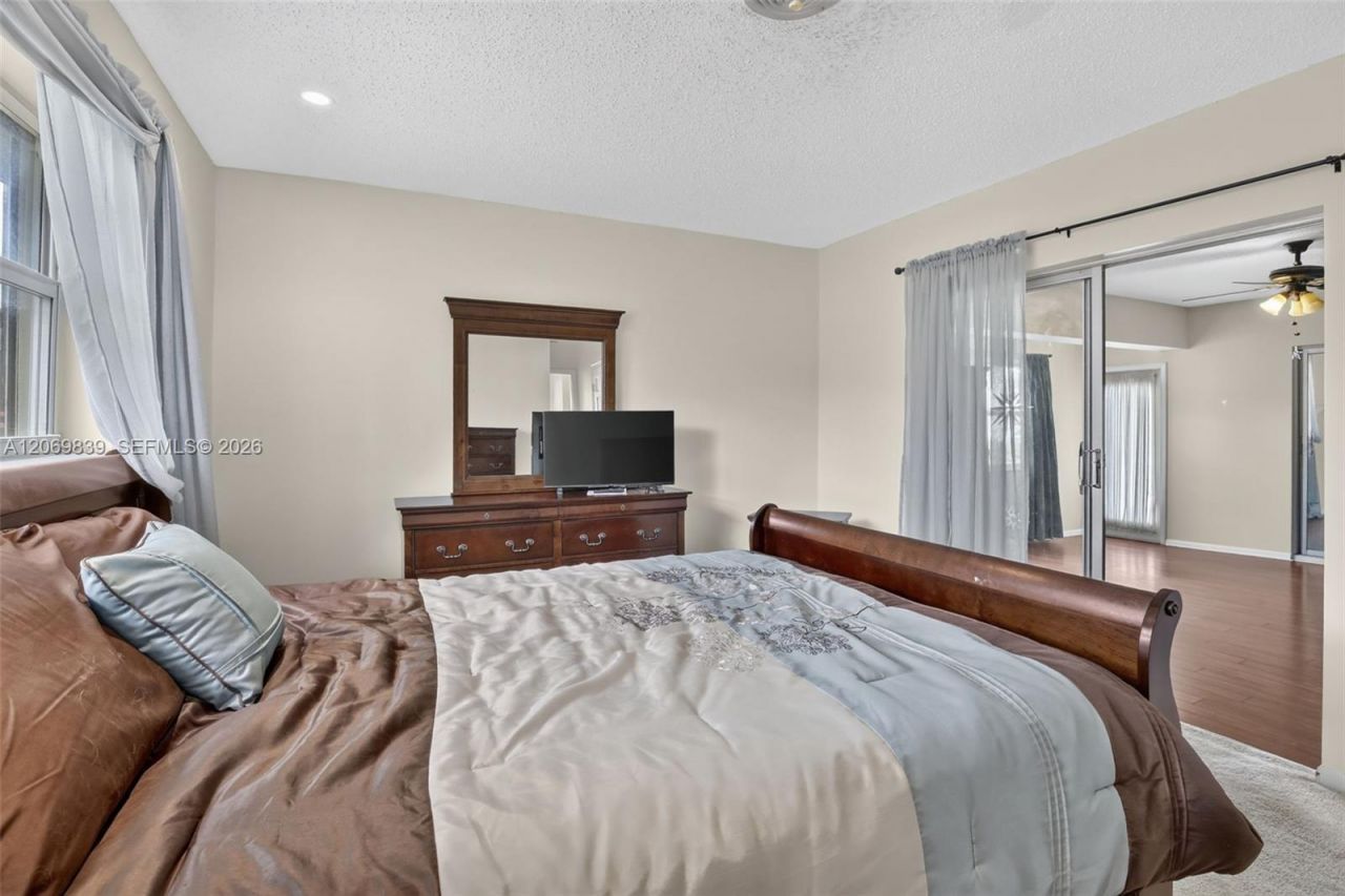 7118 E Tropical Way , Plantation, FL 33317 Photo
