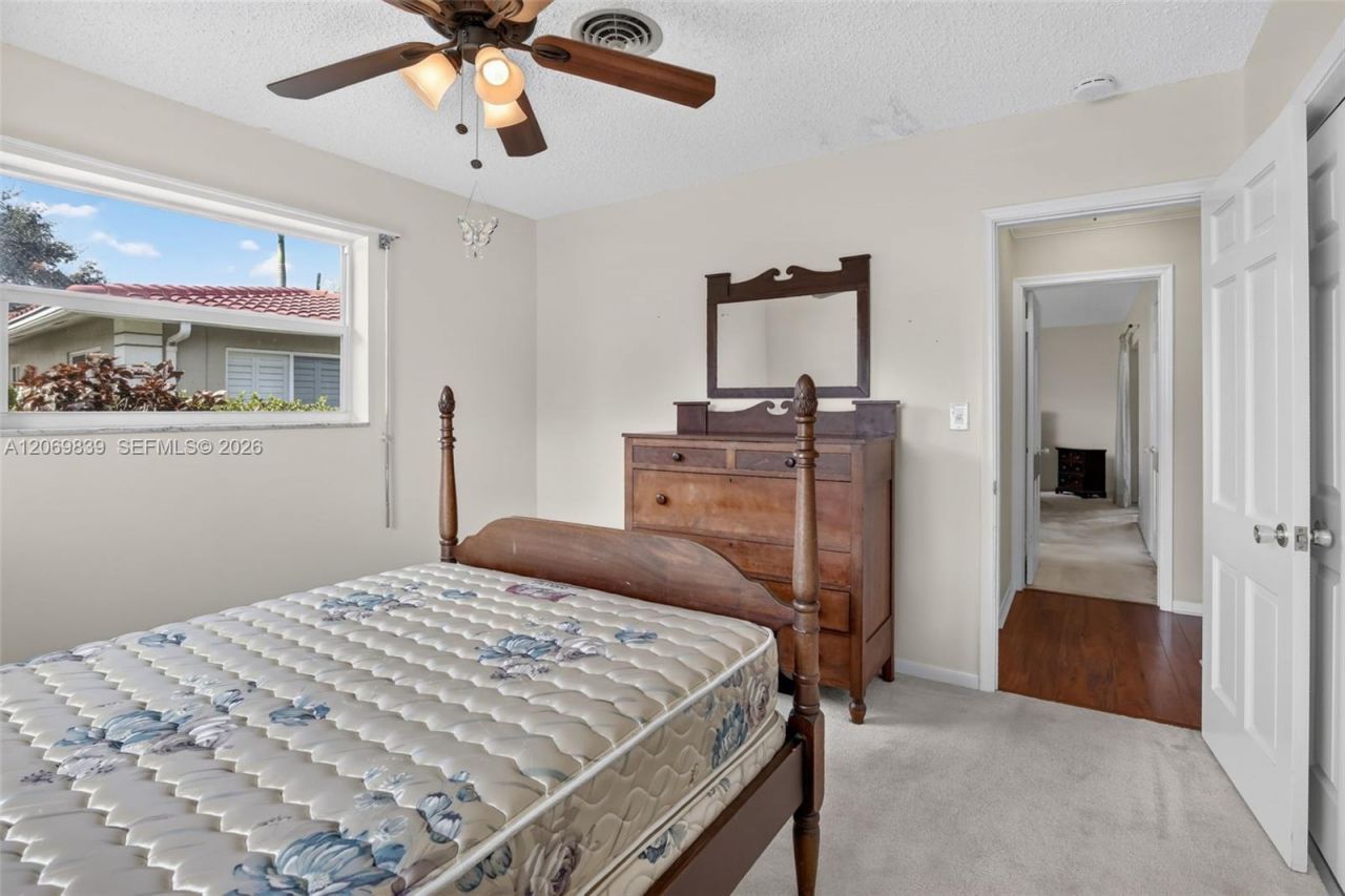 7118 E Tropical Way , Plantation, FL 33317 Photo