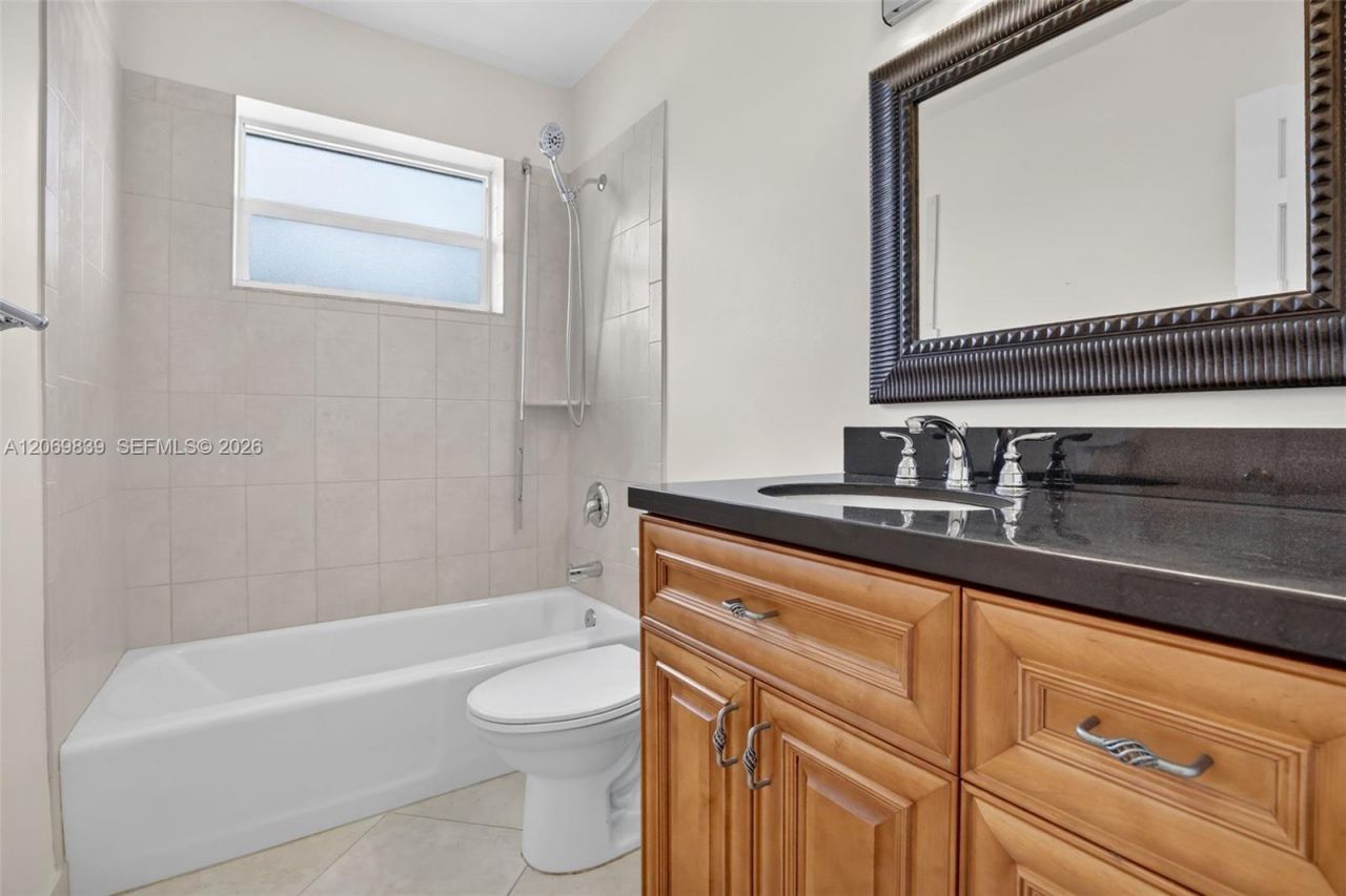 7118 E Tropical Way , Plantation, FL 33317 Photo
